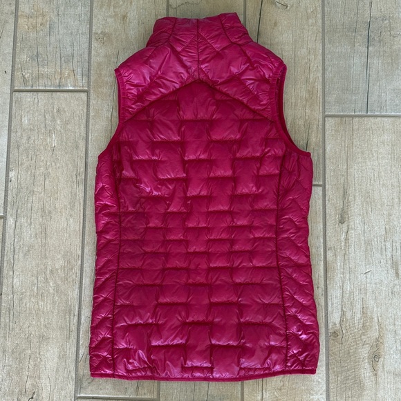 Patagonia Quilted Down Micro Puffer Vest in Berry Pink Size XS - Picture 5 of 5